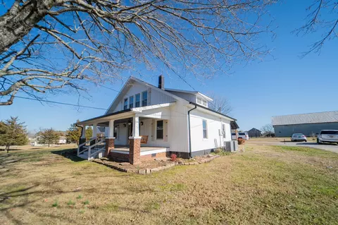 124 Beartown Rd, Loretto, TN 38469 photo 4