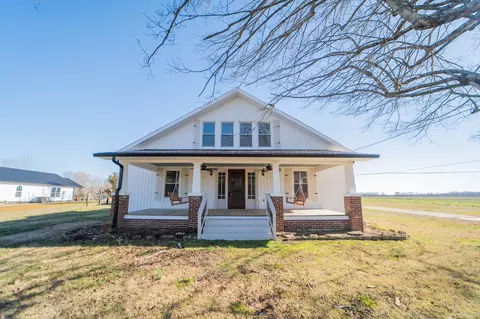 124 Beartown Rd, Loretto, TN 38469 photo 2