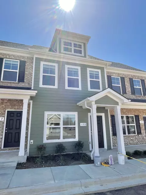 169 Addi St, Pleasant View, TN 37146