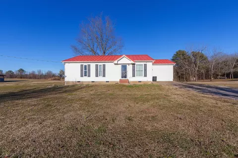 2215 State Route 22a S, Jacks Creek, TN 38347