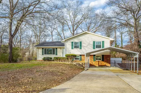 409 Greenfield Dr, Rossville, GA 30741