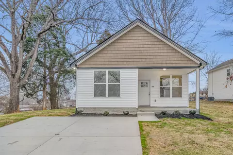 702 Perry Dr, Springfield, TN 37172