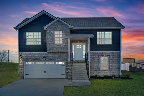 347 Dugger Dr, Clarksville, TN 37040