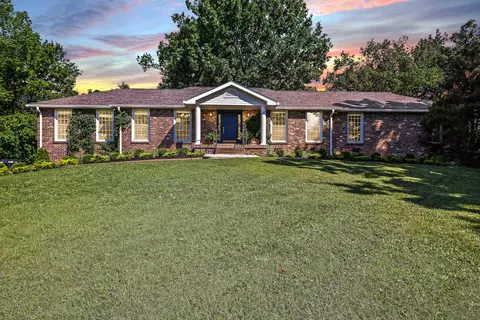 6504 Pennywell Dr, Nashville, TN 37205