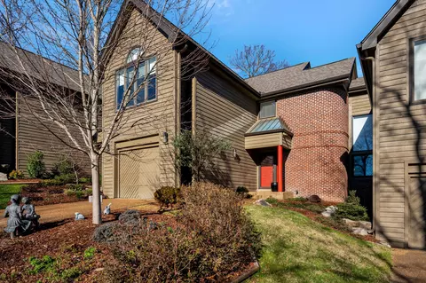 750 Harpeth Trace Dr, Nashville, TN 37221