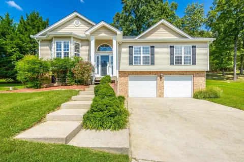 8172 Zoe Dr, Ooltewah, TN 37363