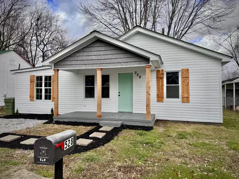 528 3rd St, Lawrenceburg, TN 38464