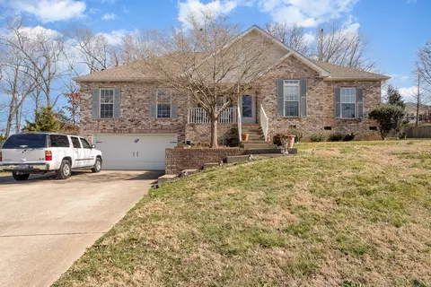 4070 Smith Cir NE, Greenbrier, TN 37073
