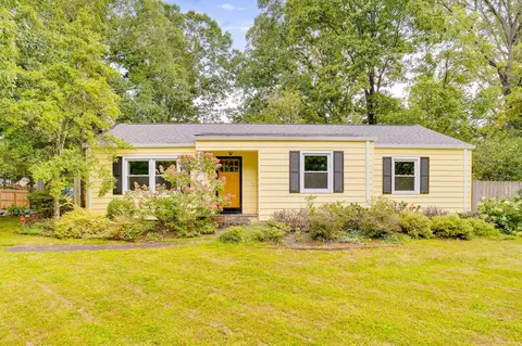 918 Ridgeway Ave, Signal Mountain, TN 37377
