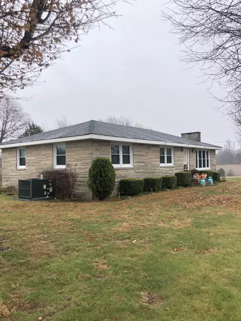 81 Pumpkintown Rd, Lafayette, TN 37083