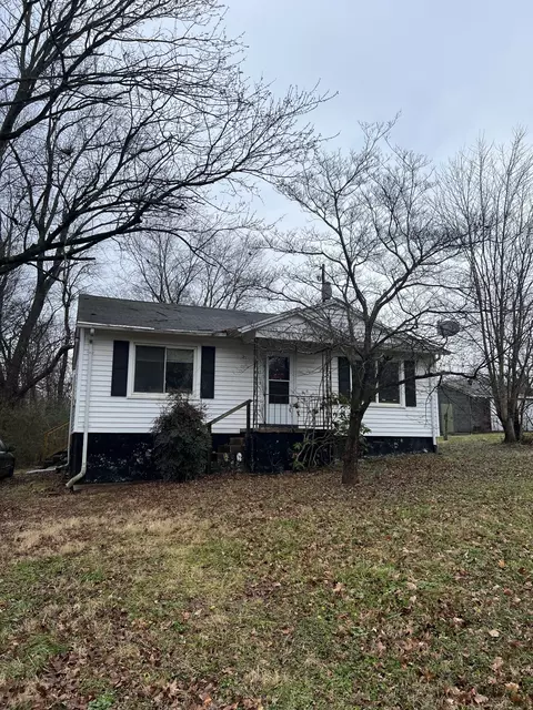 101 Allison Dr, Clarksville, TN 37042