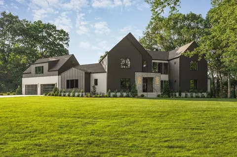6240 Bresslyn Rd, Nashville, TN 37205
