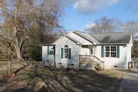 103 Walker Ln, Chickamauga, GA 30707