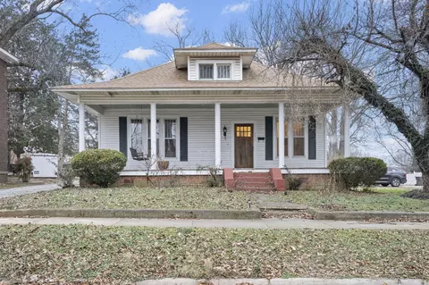 711 Stonewall St N, Mckenzie, TN 38201