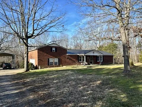 4113 Erin Rd, Mcewen, TN 37101
