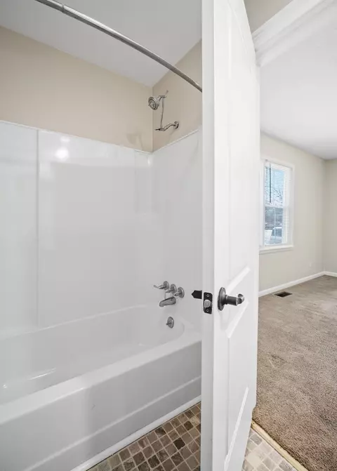 Bath - 270 Mountain View Dr, Morrison, TN 37357 photo 2 of 4