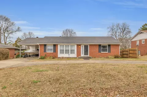 712 Morningside Dr, Fayetteville, TN 37334