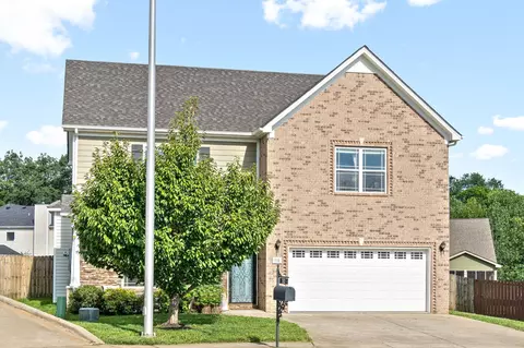 712 Evergreen Ct, Clarksville, TN 37040