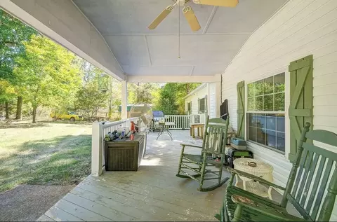 1055 Skyline Dr, Kingston Springs, TN 37082