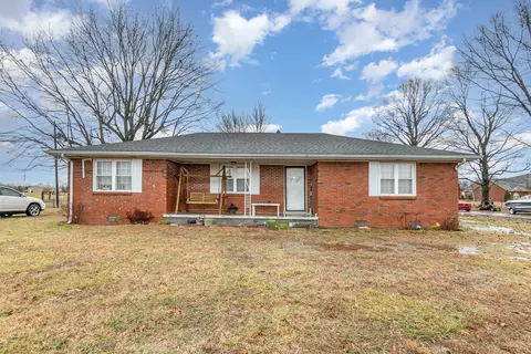 5276 King Robert Ln, Westmoreland, TN 37186