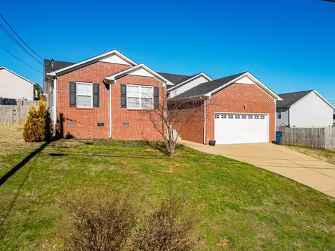 2116 Hollandale Cir, Columbia, TN 38401