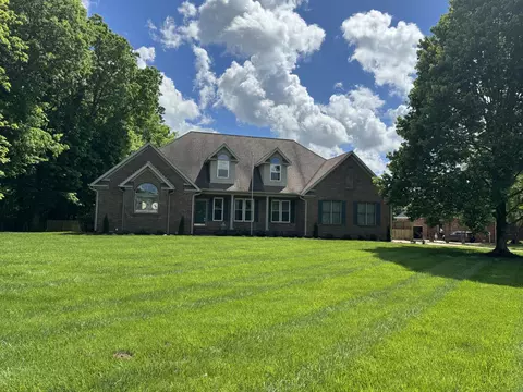 1029 Claremont Dr, Columbia, TN 38401