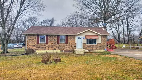 573 Needmore Rd, Clarksville, TN 37040