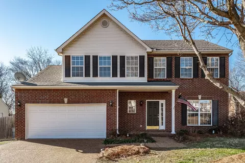 102 Grove Ln S, Hendersonville, TN 37075