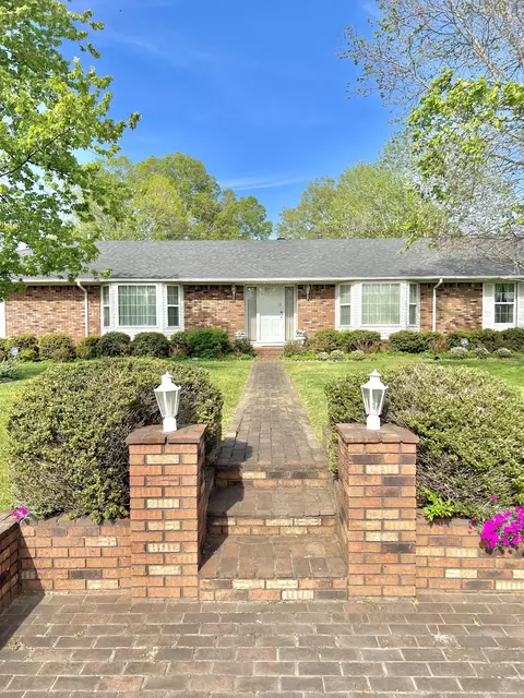 1601 Ann Rd, Lawrenceburg, TN 38464