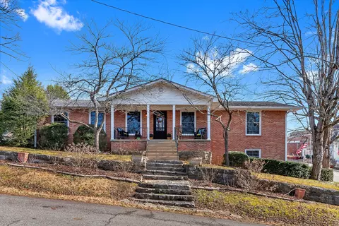 110 W End Ave, Centerville, TN 37033