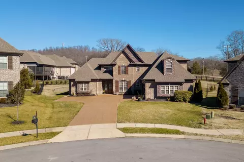 242 Aqueduct Pl, Gallatin, TN 37066