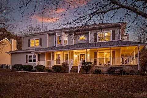 2812 Deerfield Rd, Ooltewah, TN 37363