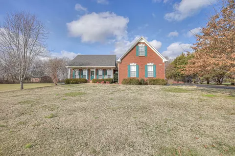 1379 Polo Fields Ln, Columbia, TN 38401