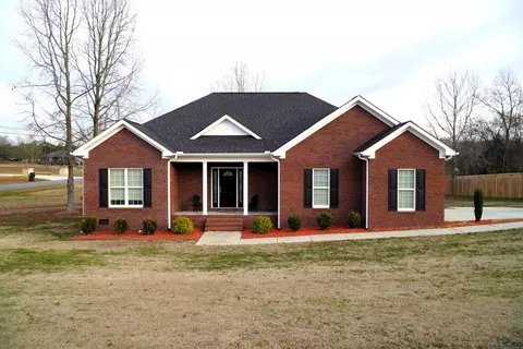 4 Sepenol Dr, Fayetteville, TN 37334