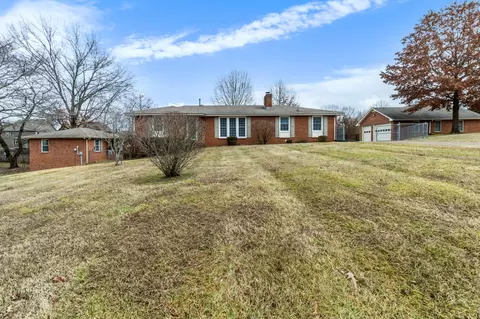 165 E Regent Dr, Clarksville, TN 37043