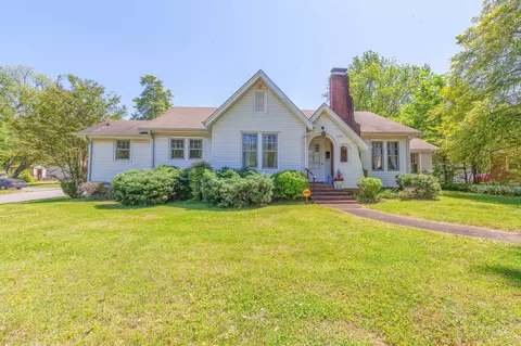1120 Campbell St, Jackson, TN 38301