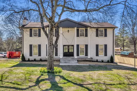 1043 Nesbitt Dr, Nashville, TN 37207