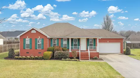 303 Chesapeake Dr, Tullahoma, TN 37388