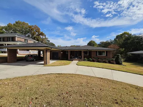 7 Fairhills Dr, Chattanooga, TN 37405