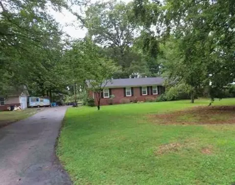 1301 W Sylvian Dr, Lafayette, TN 37083