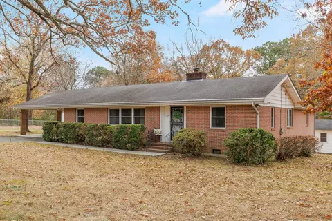 108 Monanaw Ave, Rossville, GA 30741