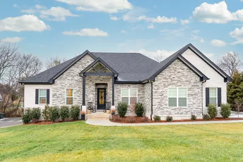 121 Collinwood Dr, Gallatin, TN 37066