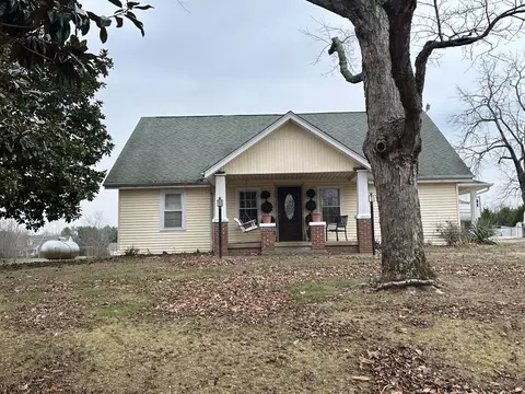 410 Old Jackson Hwy, Loretto, TN 38469