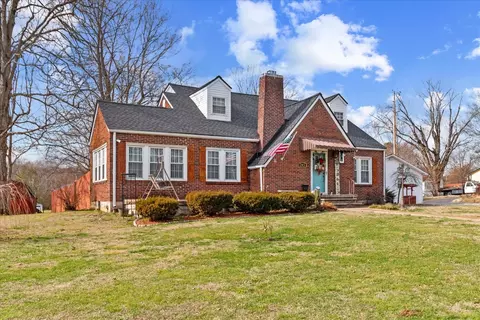203 S Main St, Cornersville, TN 37047
