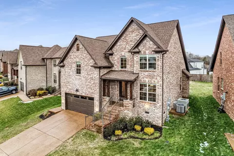 614 Southshore Pt, Mount Juliet, TN 37122