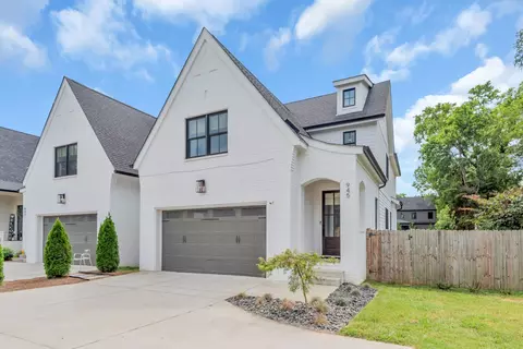 945 Woodmont Blvd, Nashville, TN 37204