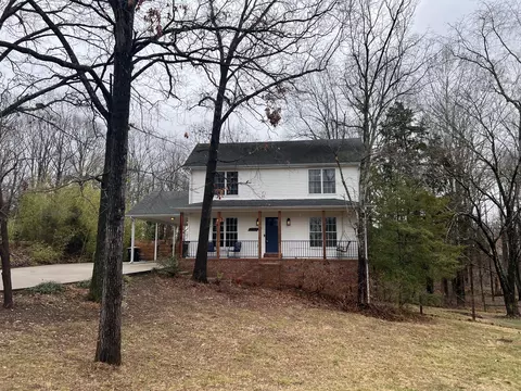 Exterior - 2001 Cherokee Trl, Springfield, TN 37172 photo 2 of 5