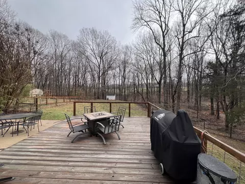 Exterior - 2001 Cherokee Trl, Springfield, TN 37172 photo 3 of 5