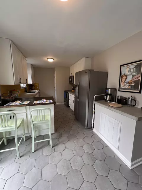 Kitchen - 2001 Cherokee Trl, Springfield, TN 37172 photo 1 of 4