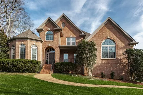 107 Chickamauga Dr, Hendersonville, TN 37075